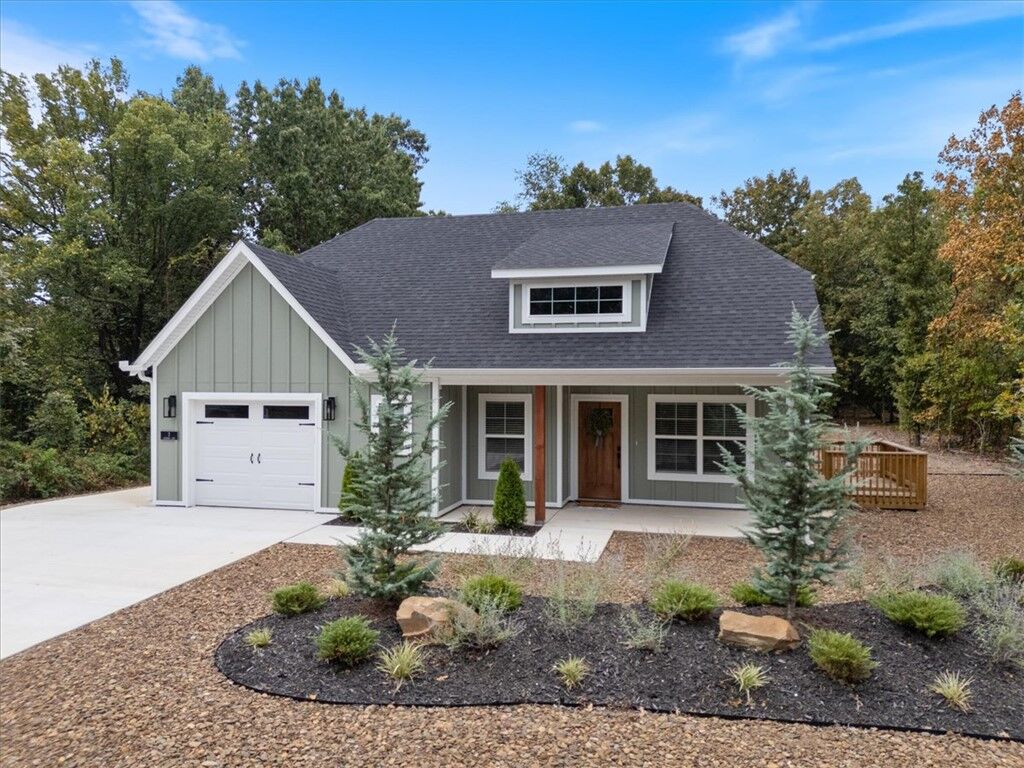 Property Photo: 2 Latheron Lane AR 72715