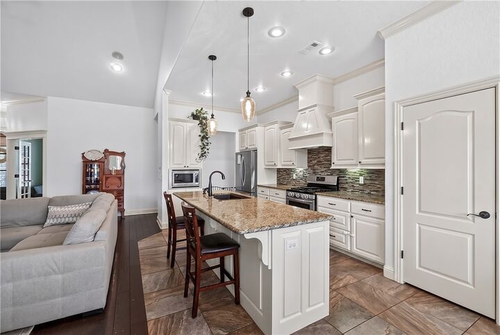 Property Photo: 212 Saint Vincent Street AR 72745