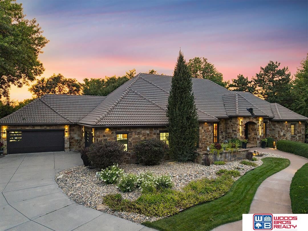 Property Photo: 6602 Pheasant Run Place NE 68516