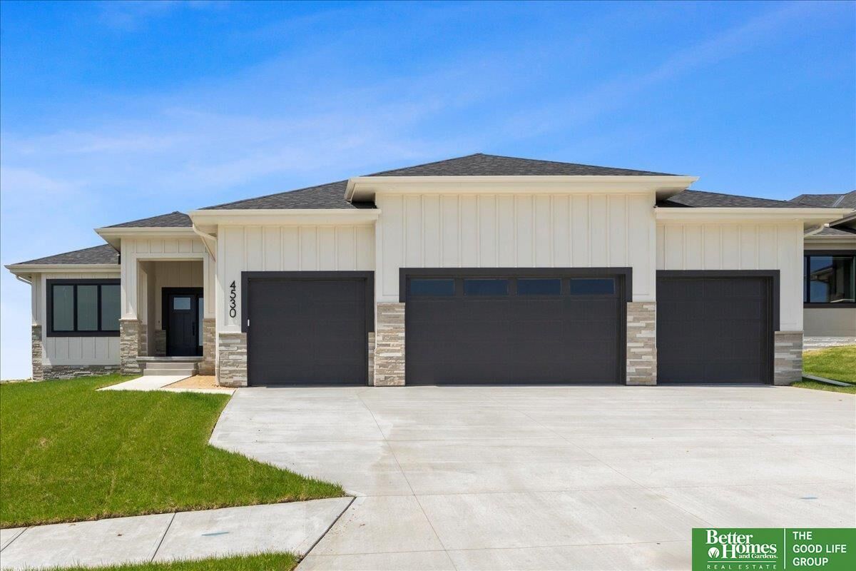 Property Photo:  22118 Hampton Drive  NE 68028 