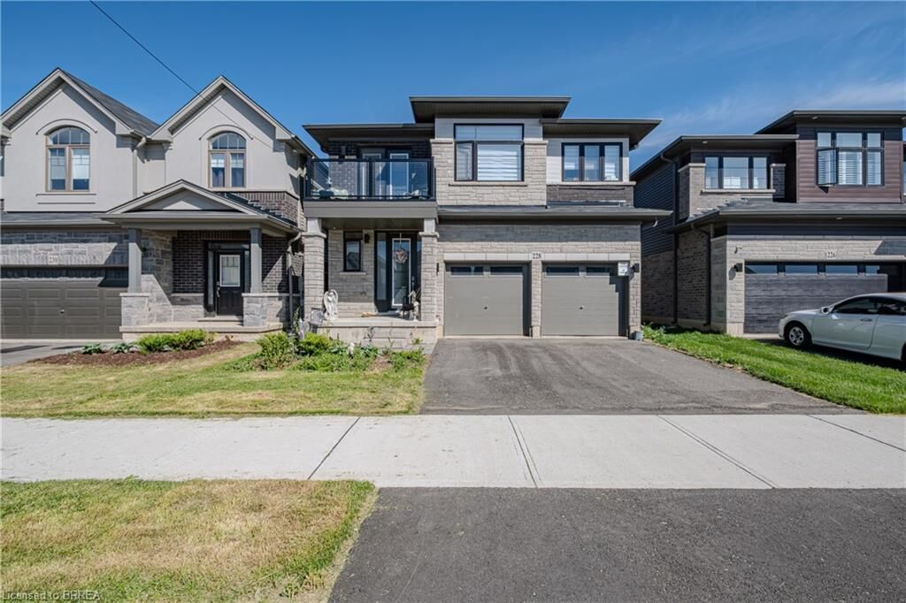 Property Photo:  228 Longboat Run W  ON N3T 0X1 