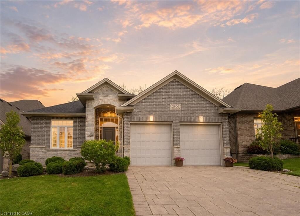 Property Photo: 2800 Sheffield Place ON N6M 0E5