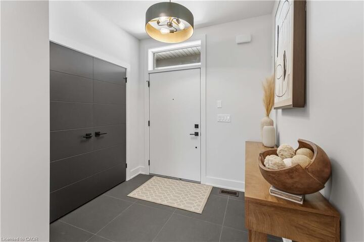 Property Photo: 6124 Curlin Crescent ON L2H 3W8