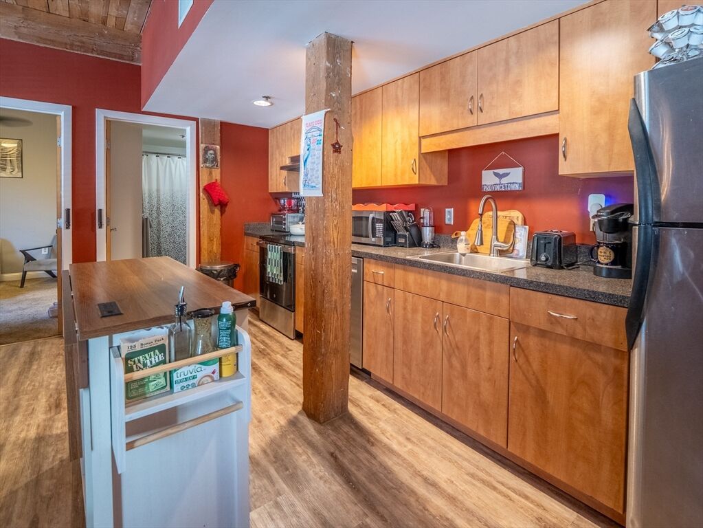 Property Photo: 147 Centre St 105 MA 02301