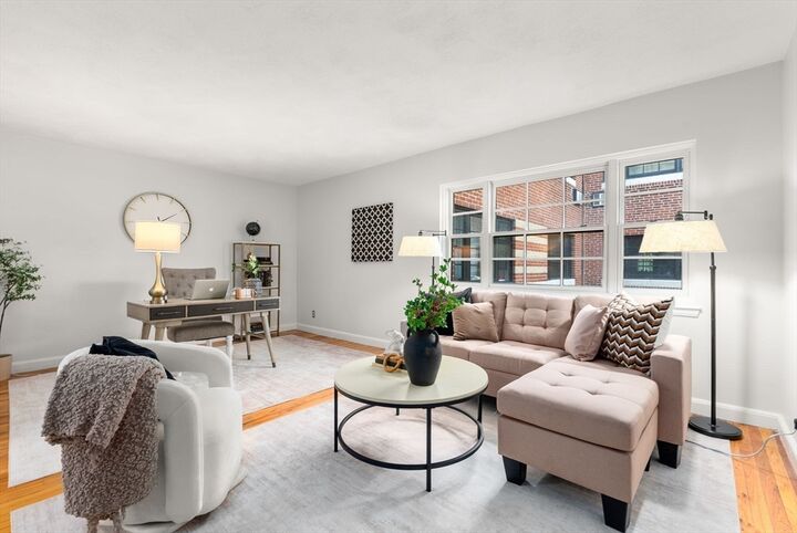Property Photo:  648 Washington St 5  MA 02446 