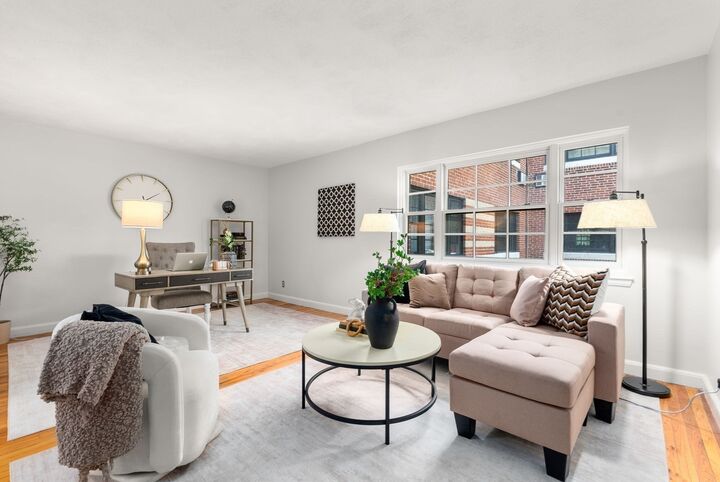 Property Photo: 648 Washington St 5 MA 02446