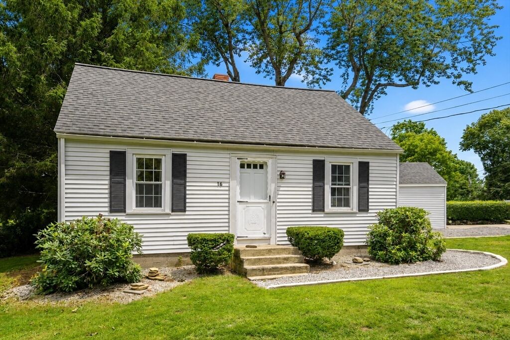Property Photo:  16 Highland Park Rd  MA 01543 