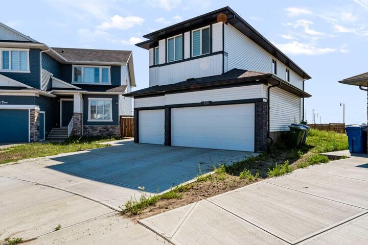 Property Photo: 123 Dawson Dock Cove AB T1X 2W9