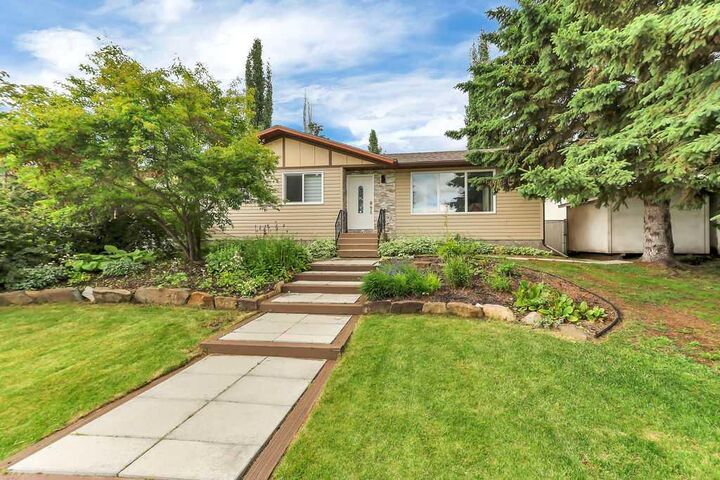 4412 45 Avenue — photo 1