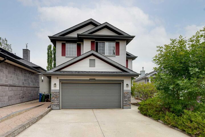 Property Photo: 32 Valley Crest Gardens NW AB T3B 5W8