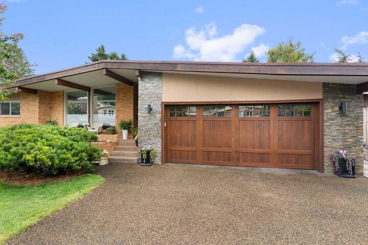 Property Photo: 43 Cromwell Avenue NW AB T2L 0M6