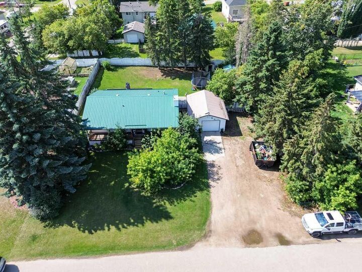 Property Photo: 2206 25 Avenue AB T0M 0V0