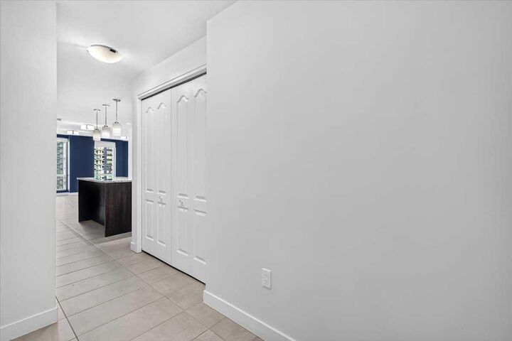 Property Photo:  303 13 Avenue SW 1406  AB T2R 0Y9 