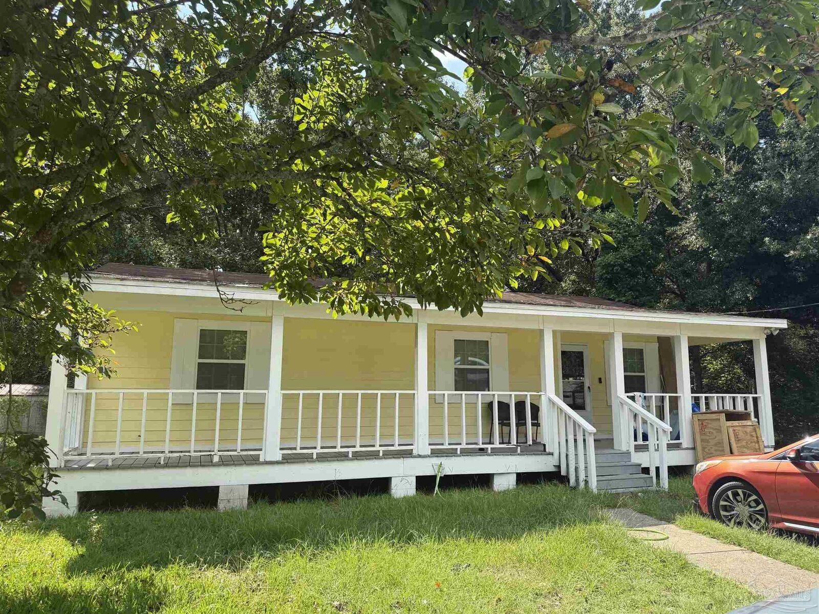 Property Photo: 4577 Richardson Rd FL 32577