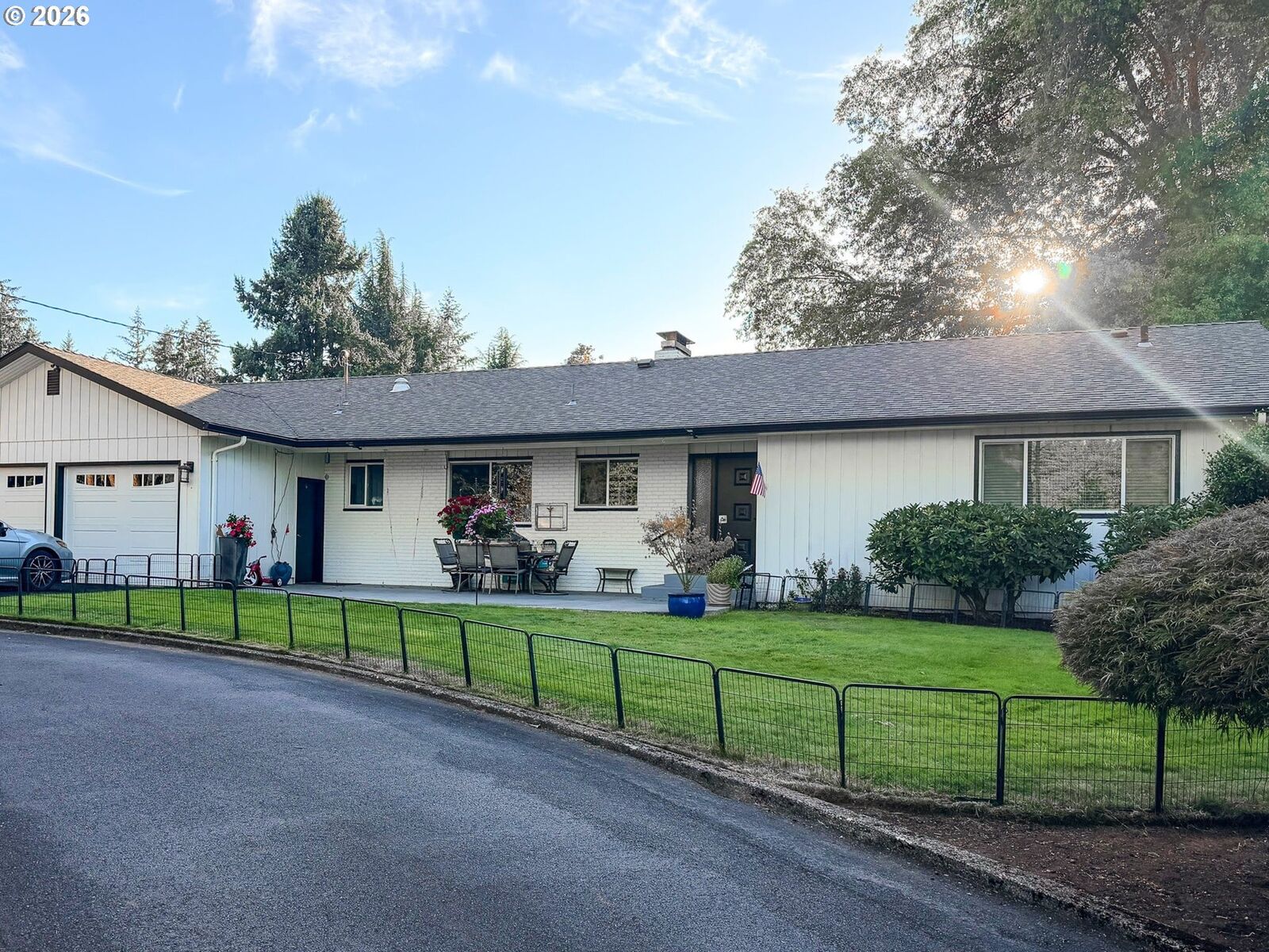 Property Photo:  6890 SE Canyon St  OR 97317 