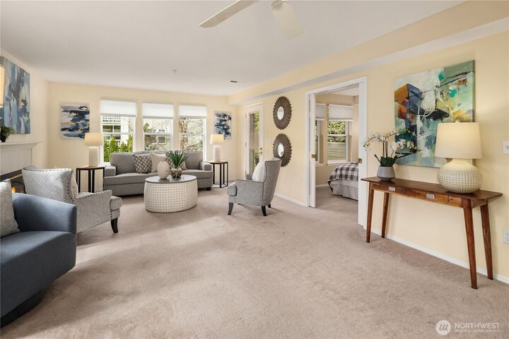 Property Photo:  4133  224th Lane SE 213  WA 98029 