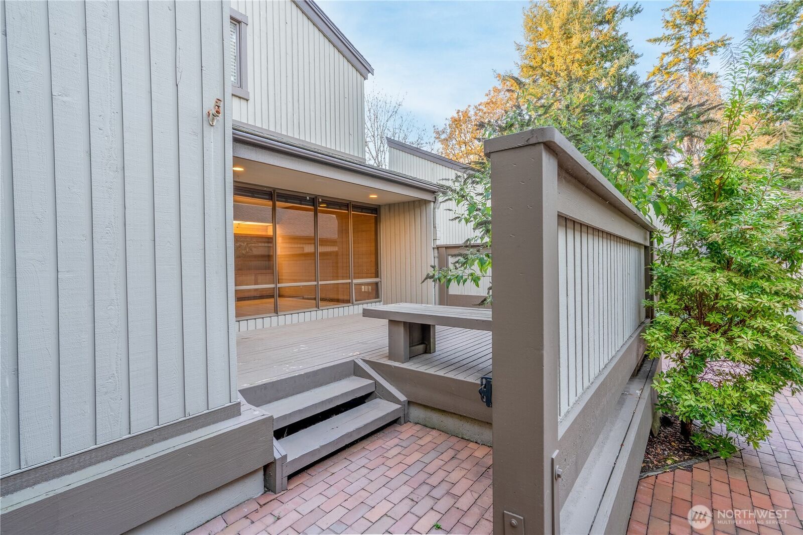 Property Photo:  119  98th Avenue NE 119  WA 98004 
