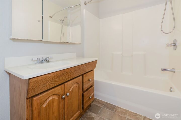 Property Photo:  1141  West Avenue  WA 98366 