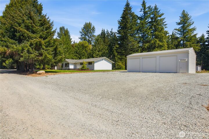 Property Photo:  22710  253rd Avenue SE  WA 98038 