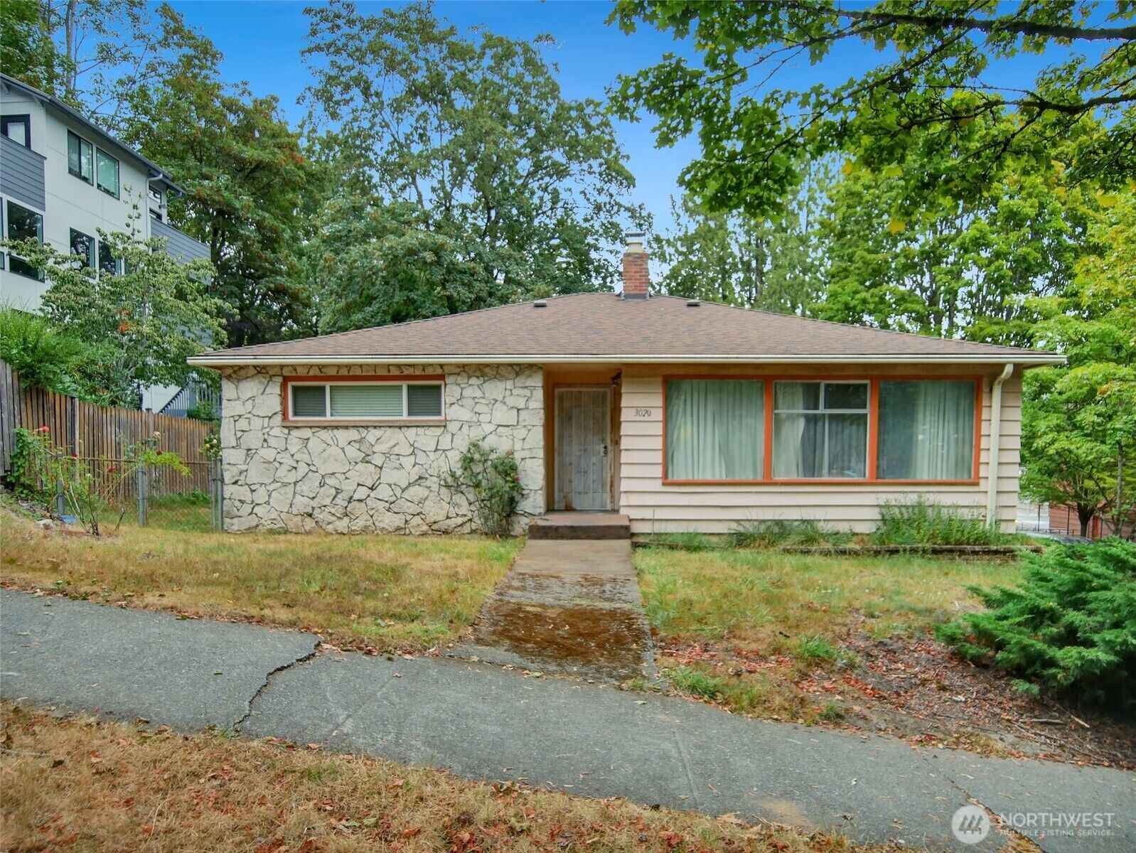 Property Photo: 3020 E Yesler Way WA 98122
