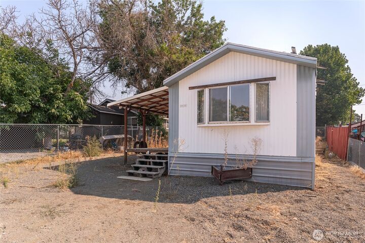 Property Photo:  1771  Judkins Street  WA 98801 
