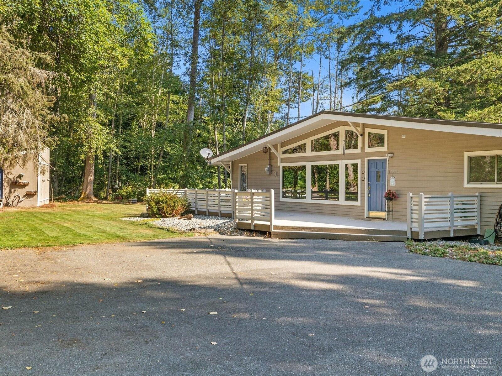 Property Photo:  15216  23rd Place W  WA 98087 