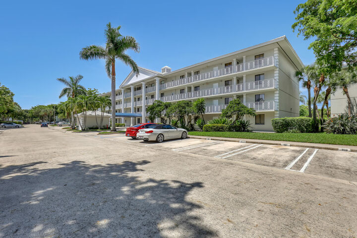Property Photo:  2621 Village Boulevard 203  FL 33409 