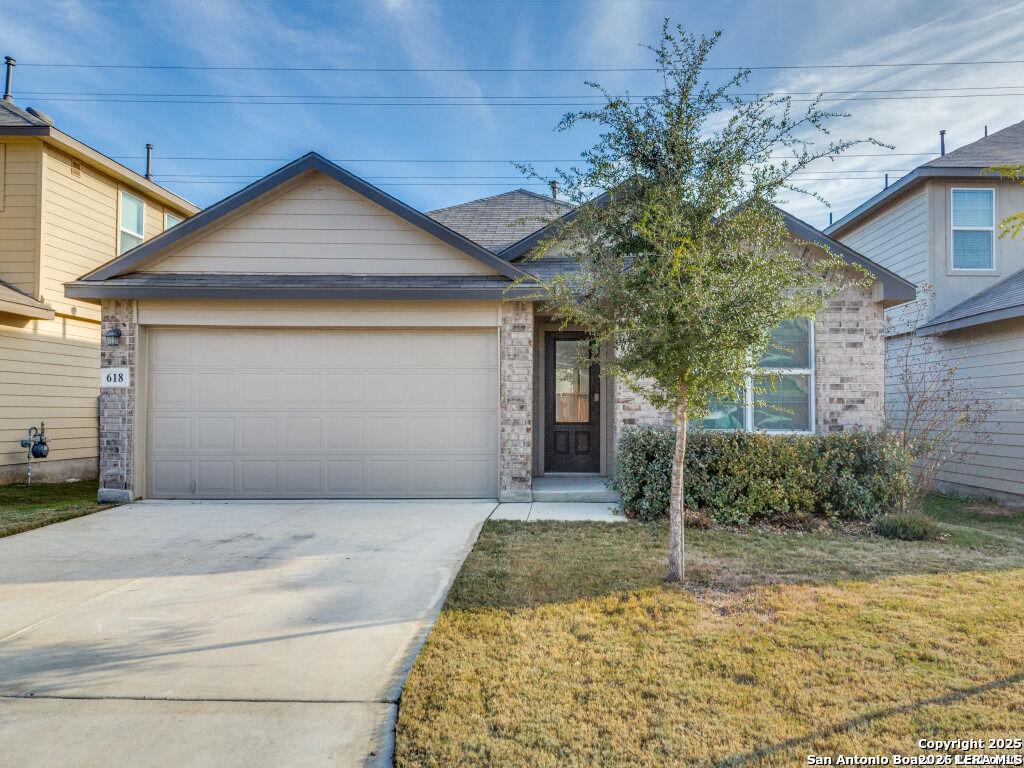 Property Photo: 618 Cheeked Pintail TX 78253