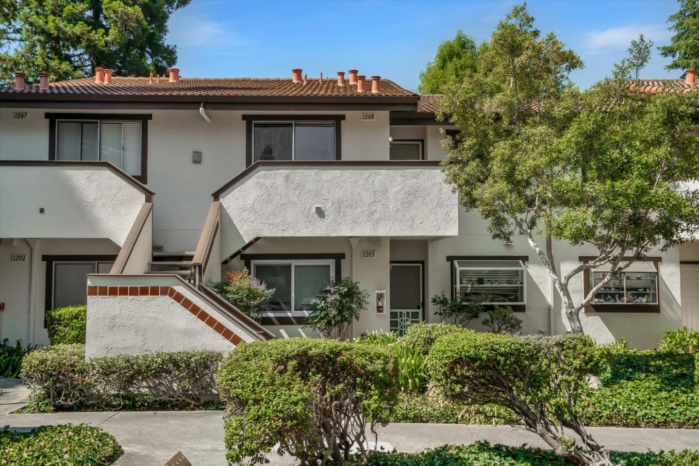 Property Photo:  1400 Bowe Avenue 1208  CA 95051 