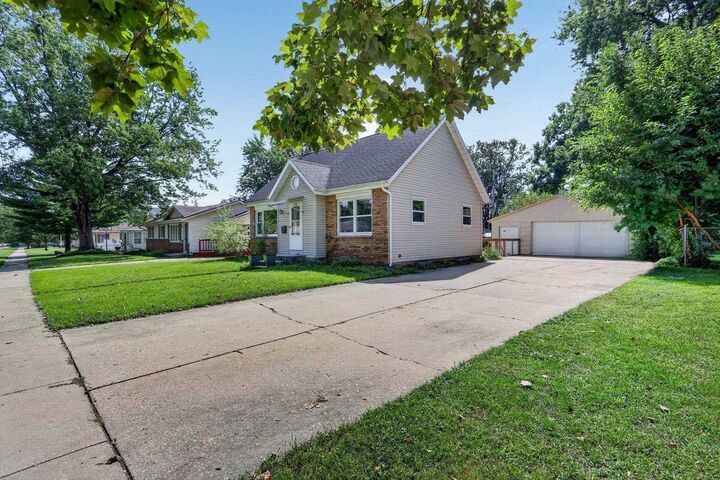 Property Photo:  1715 Myra Avenue  WI 53548 