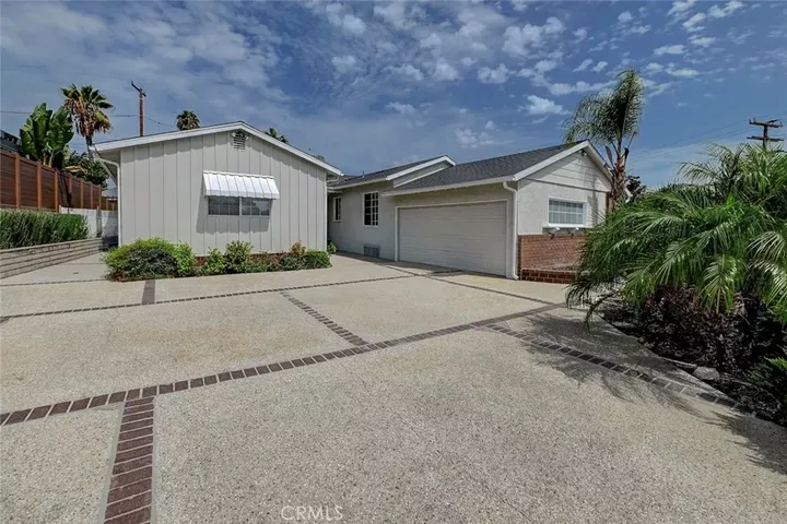 Property Photo:  2011 W Crestwood Street  CA 90275 