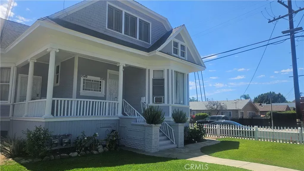 Property Photo:  1540 W 28th  CA 90007 