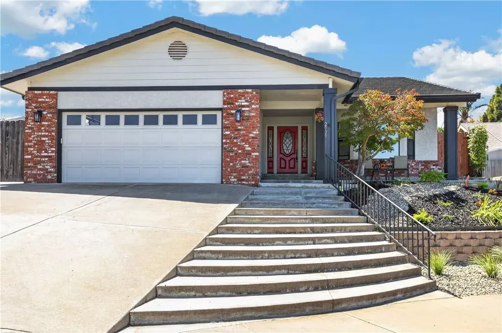 Property Photo:  2939 Stardust Court  CA 93455 