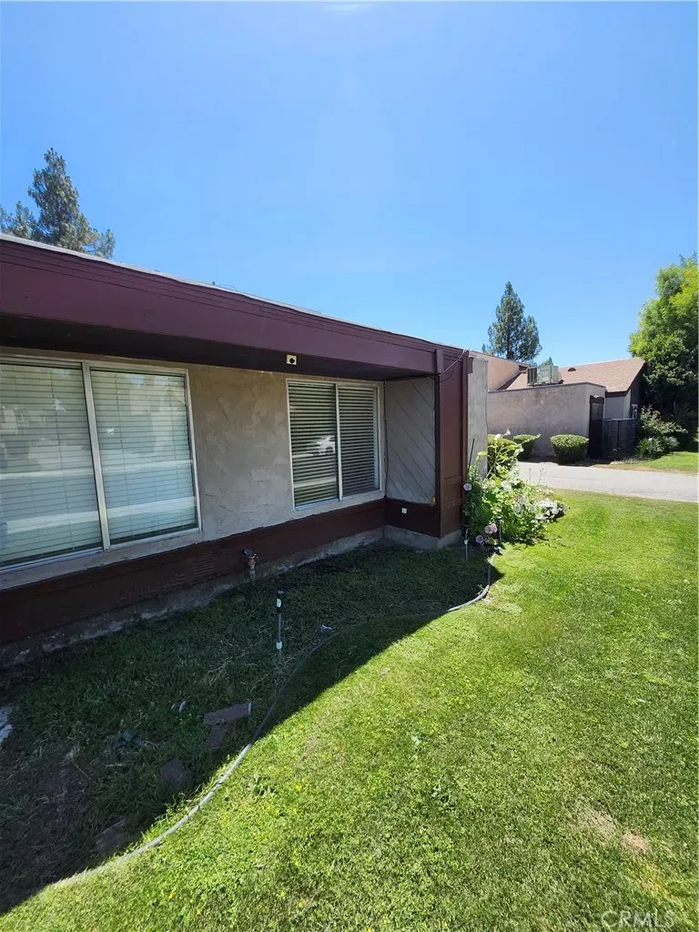 Property Photo:  2100 Pinon Springs Circle A  CA 93309 