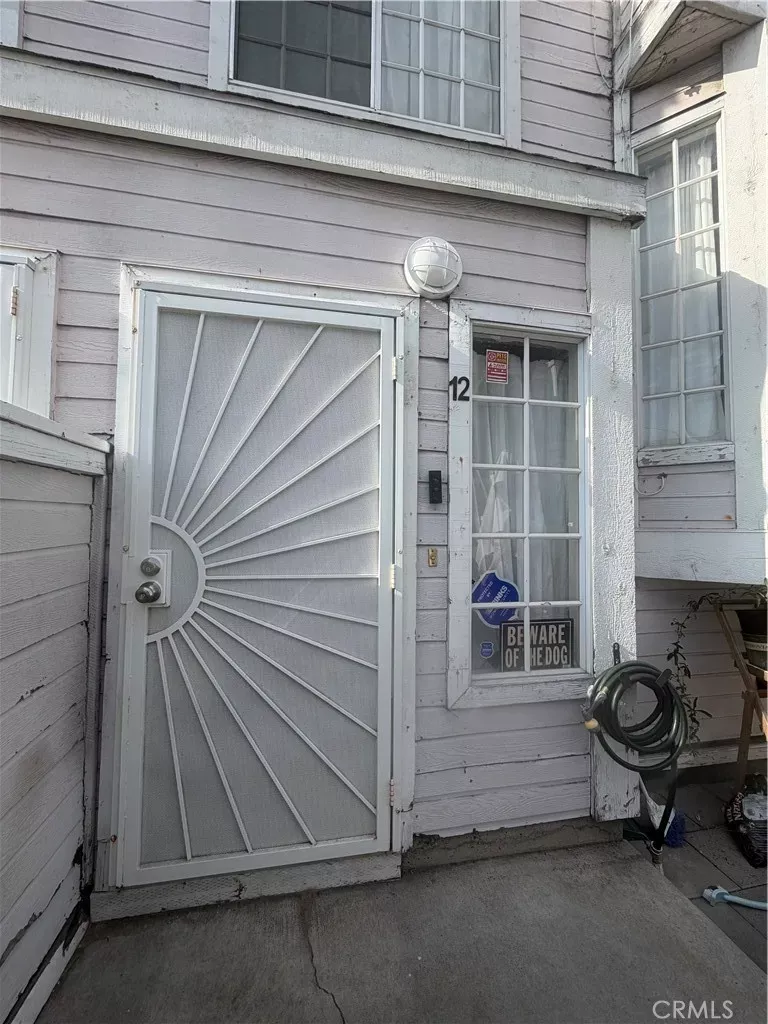 Property Photo:  1751 E 68th 12  CA 90805 