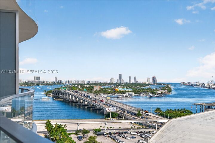 Property Photo: 1400 Biscayne Blvd 1502 FL 33132