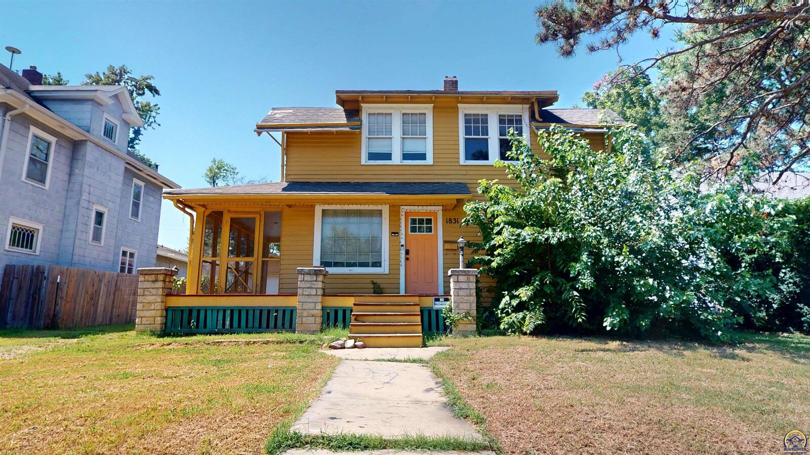 Property Photo:  1831 SW Lane St  KS 66604 
