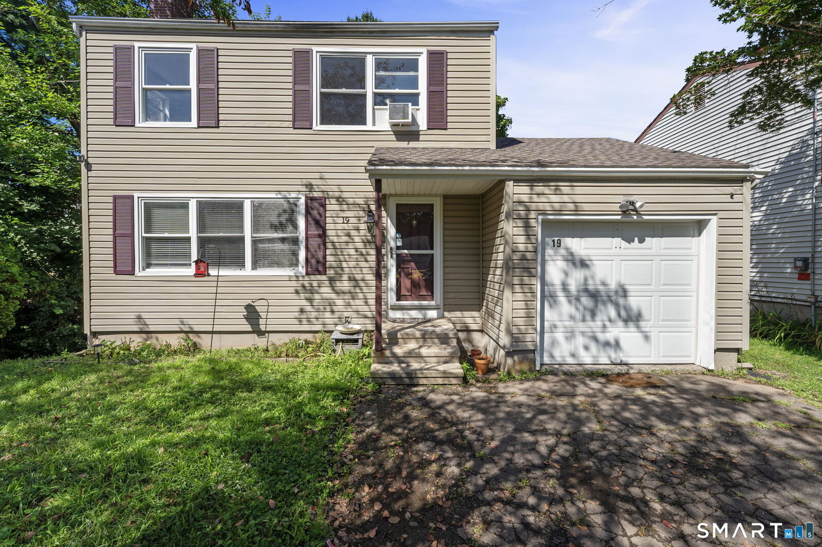 Property Photo:  19 Kent Court  CT 06457 