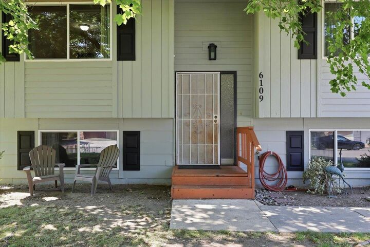 Property Photo: 6109 N Oxford Dr WA 99208