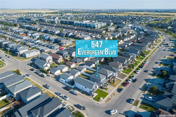 Property Photo: 547 Evergreen Boulevard SK S7W 0L4
