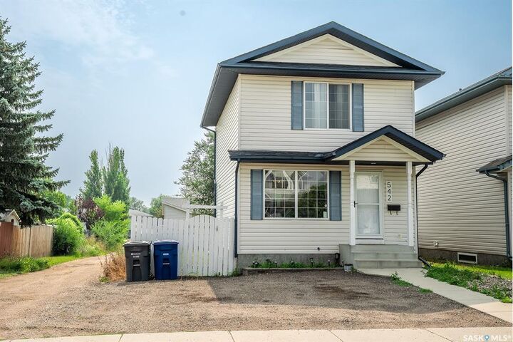 Property Photo:  542 Carter Way  SK S7L 7J1 