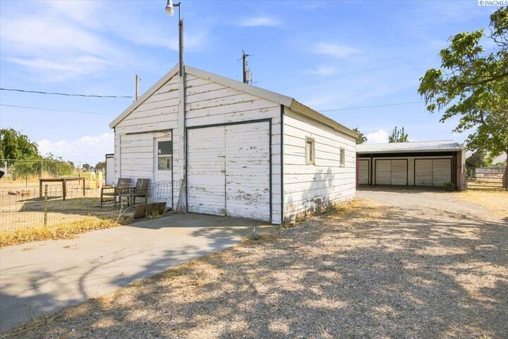 Property Photo:  225209 E Main St  WA 99337 