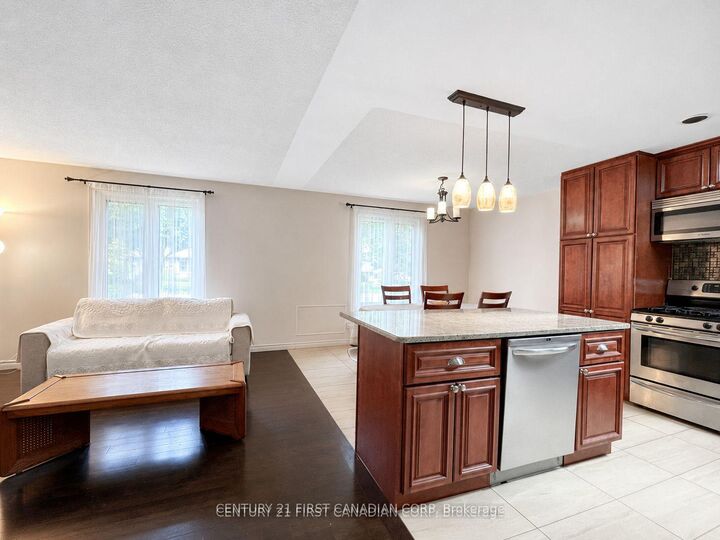 Property Photo: 1341 Aldersbrook Road ON N6G 3J1