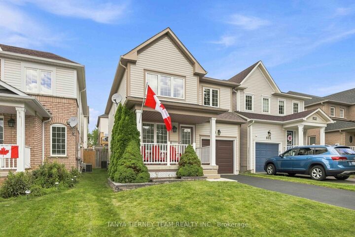 Property Photo: 828 Taggart Crescent ON L1K 0E5