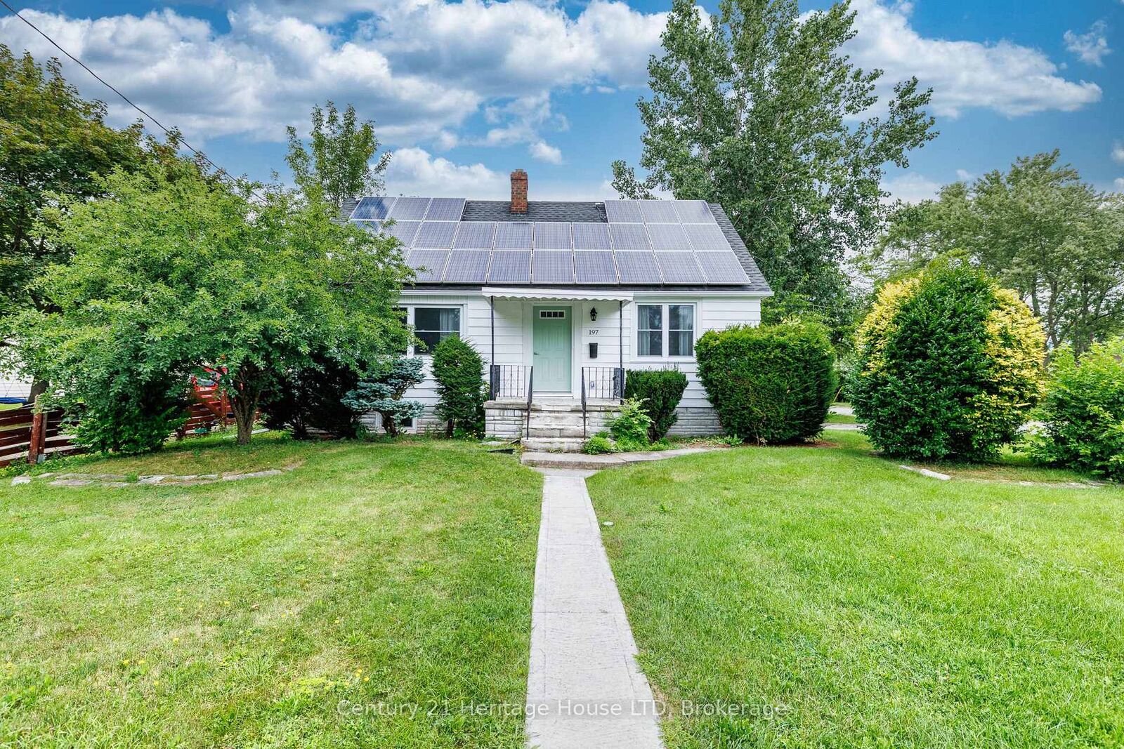 Property Photo:  197 Murray Street  ON L2A 2B7 