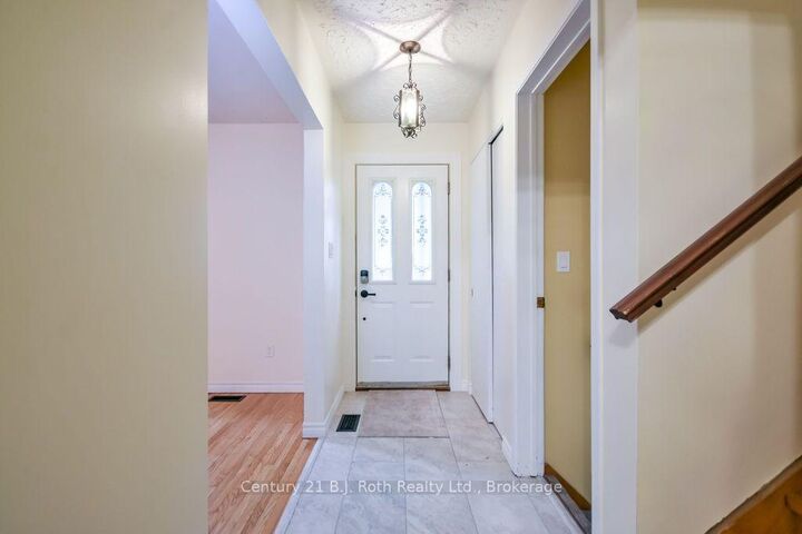 Property Photo: 299 Bay Street ON L3V 3X2