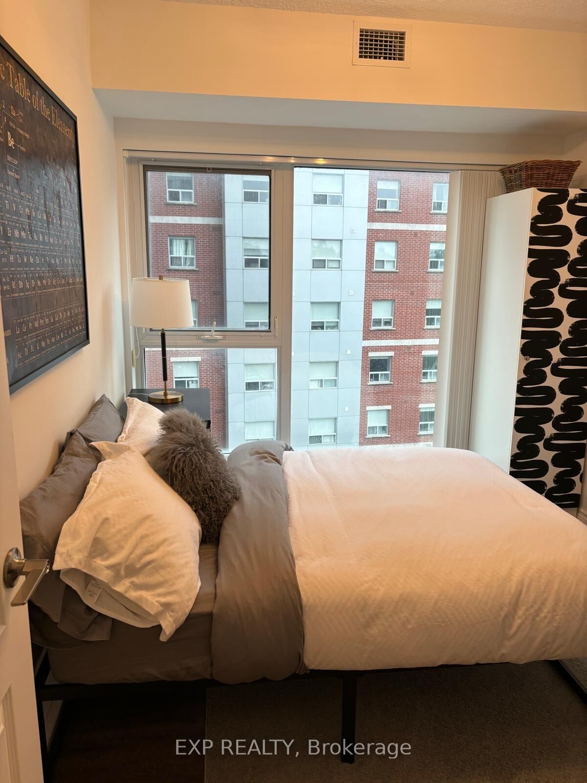 Property Photo:  158 King Street 603  ON N2J 0E5 