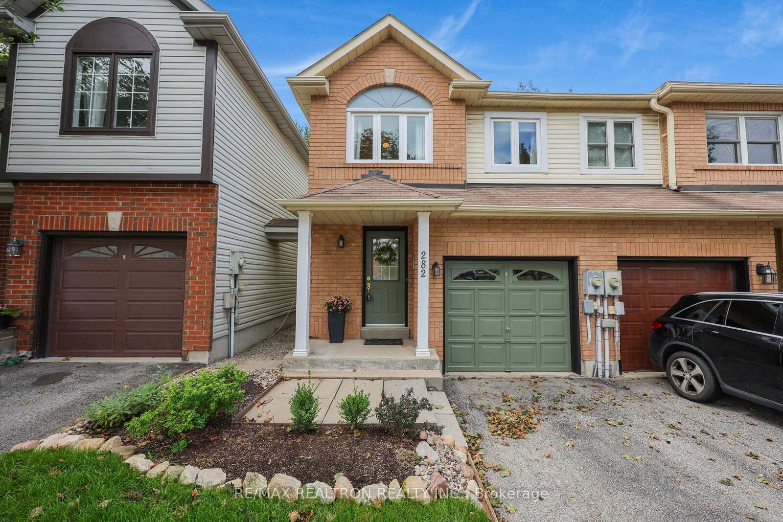 Property Photo: 282 Ferndale Drive S ON L4N 8J9