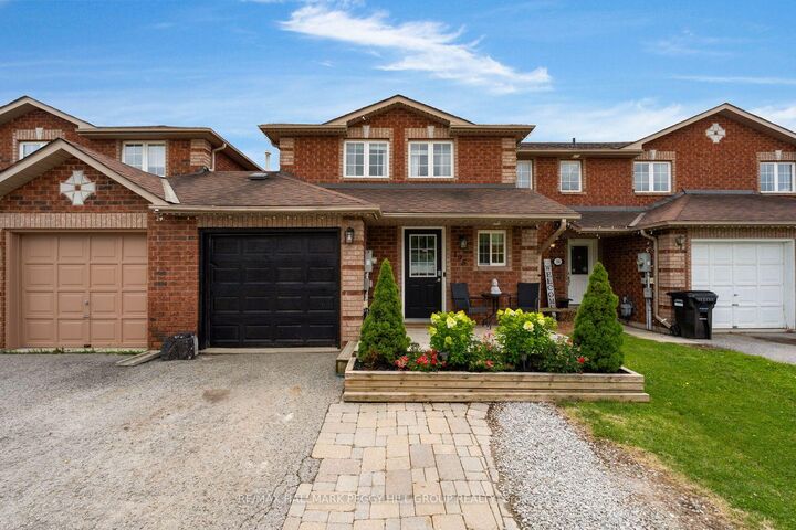 Property Photo: 195 Dunsmore Lane ON L4M 6Z8