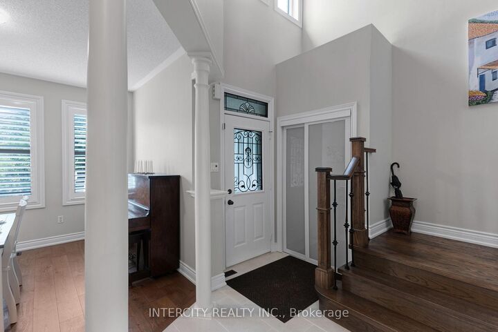 Property Photo: 37 Redfinch Crescent ON L4H 2C5
